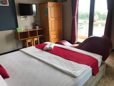バルコニー付きキングルーム — Bờ Sông Hotel
